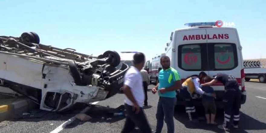 Mînîbusa koçberan li Amedê wergerîya: kesek mir