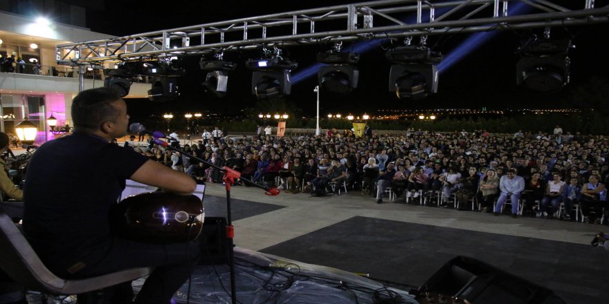 Mem Araratî ra Amed de konserêko pîl