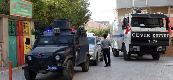 Polis girtin ser avayîyên HDP û DBPê yên Amedê