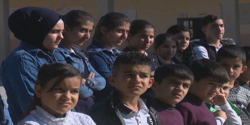 Li Kifrîyê 26 zarokên cêwî di dibistanekê de dixwînin
