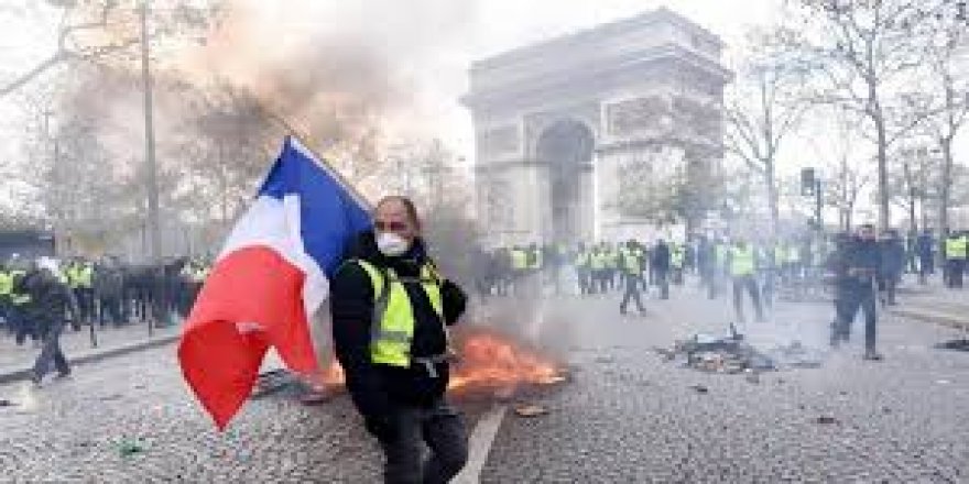 Fransa de newe ra protestoyî: Hukmat tengî de yo
