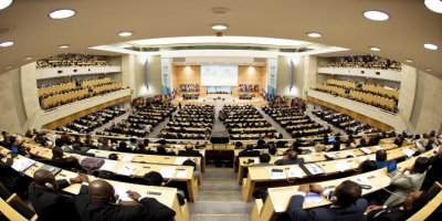 ILO: Nîvê xelkê cîhanê ji mûçeyê xwe nerazî ne