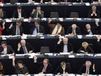 Parlamentoya Ewrûpayê  bi Tirkiyê re mizakereyên endametîyê bi demkî rawestand