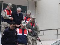 Ahmed Turk ji girtîgehê weha birin nexweşxaneyê