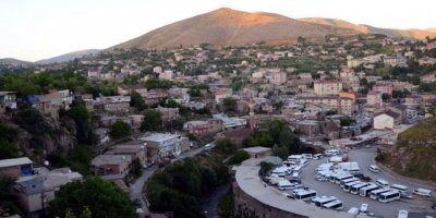 Walî derketina derve li 19 gundên Bedlisê qedexe kir