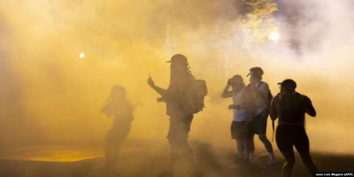 Bajarvanên Amerîkî Ser Protesto û Belavbûna Vîrusa Korona Hişyarîyê Dikin