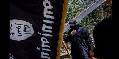 Terorîstanê DAIŞî Xurmatû de hêriş kerd: 3 tenî merdî