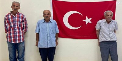 Efrîn: Çekdaranê girêdayîyê Tirkîya 3 welatîyê Kurdî teslîmê Tirkîya kerdî