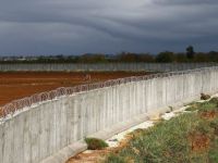 Sînorên rojava û rojhilat; Tirkiye xwe bi dîwaran digre!