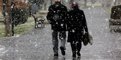 Meteorolojiya Tirkiyê ji bo 11 bajarên Bakurê Kurdistanê hişyariya berf û qeşayê da