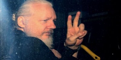 Dadgeha Brîtanî daxwaza Amerîka ya radestkirina Assange red kir
