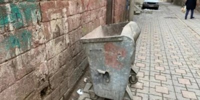 Konteynirê çopan de cenazaya dergûşêk amey vînayîş