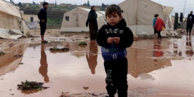 NY derbarê rewşa koçberên li kampên bakurê Sûriyê de hişyarî da