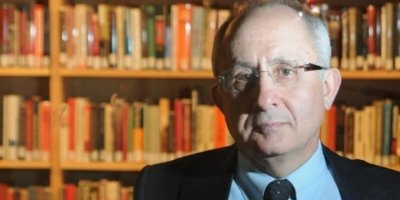 132 nivîskar û lêkolînerên Kurd: Em ji bo îdiaya derew û bêbinî, Taner Akçam şermezar dikin