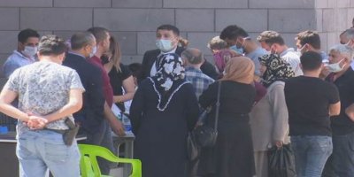 Xelkê Sûra Amedê ji qerebûya hikûmetê nerazî ye