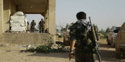 Li Minbicê 4 çekdarên Tirkiyê hatin kuştin