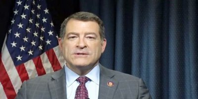 Senatorê Amerîkayê: Hêvî dikim Amerîka xeletiya sala 2011an dubare neke