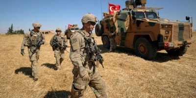 Tirkiye ji bo operasyoneke leşkerî bi sedan çekdaran vediguhêzîne Girê Spî