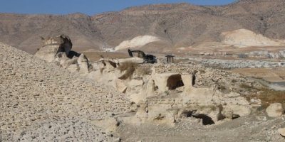 Batman / Deverên dîrokî yên bi ser avê ketin tên xerakirin