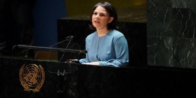 Wezîra Almanî ji Lavrov re got: Tankên we mirinê tînin