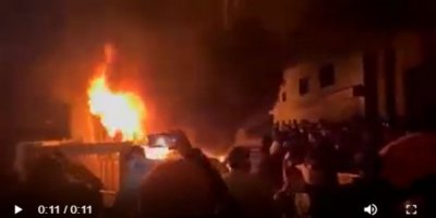 Alîgirên Heşda Şeibî li Bexdayê baregeha PDKê şewitandin