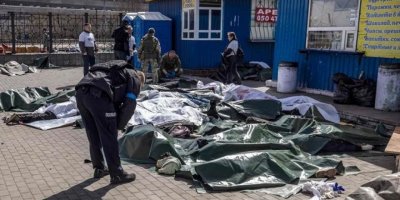 Li Ûkraynayê bi mûşekan êrişî îstasyona trenê kirine: 4 jê zarok 39 kes mirin e