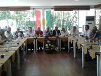 Em piştgirîya daxwaza azadîyê ya gelên Îranê û Rojhilata Kurdistanê dikin