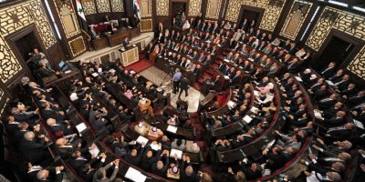 Parlamentoya Sûriyê operasyona leşkerî ya Tirkiyê li Rojavayê Kurdistanê şermezar kir