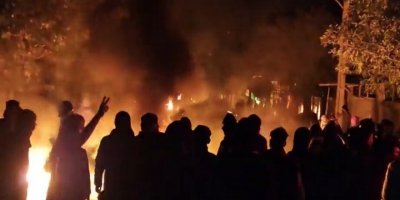 Şeva derbasbûyî xwenîşandan li bajarên Kurdistan û Îranê berdewam bû