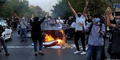 Xwepêşandanên Jîna Emînî piştî bangan dîsa gur dibin