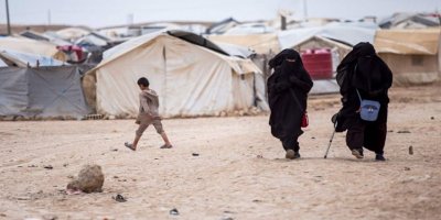 Fransayê 47 jin û zarokên çekdarên DAIŞê ji kampeke Rojavayê Kurdistanê vegerandin