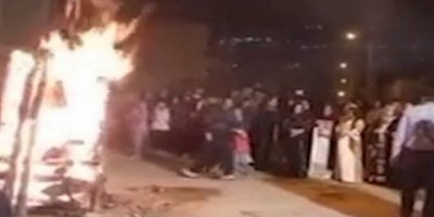 Bav û dayîk û kesûkarên şehîdan li seranserê Rojhilatê Kurdistanê agirê Newrozê hilkirin