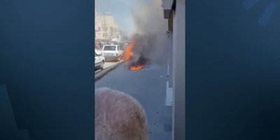 Kesekî xwe û hevjîna xwe li ber şaredariya AKPê şewitand