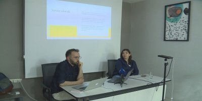 Li Diyarbekirê panela 'Dewlet bi Kurdî Bipeyîve' hat lidarxistin