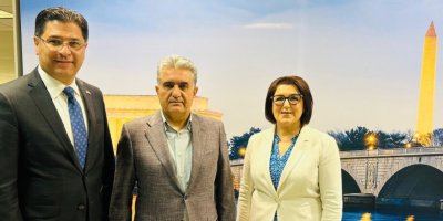 Rêbar Ehmed li Washingtonê bi hejmarek berpirsên rêveberiya Amerîkayê re dicive