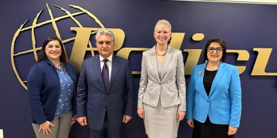 Wezîrê Navxwe yê Herêmê ligel rayedarên Wezareta Berevaniyê ya Amerîkayê civiya