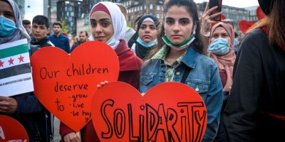 Wezareta Koçberan a Denmarkê: Em penaberên Sûrî bi zorê venagerînin