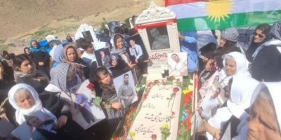 Rojhilat... Malbatên şehîdan di cejna Qurbanê de serdana tirba şehîdên şoreşa Jînayê kirin