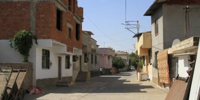 Qeyûm reyna taxa Fabrîka roşeno