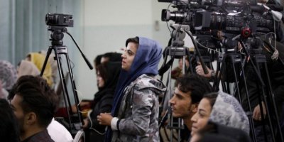 Piştî şoreşa “Jîna”yê aliyê kêm sed rojnamevan li Îranê hatine binçavkirin