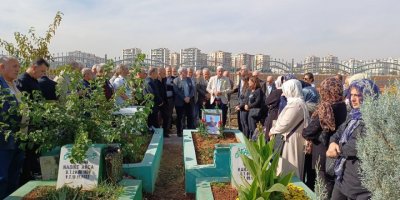 Welatperwerê Kurd Mehmûd Nêşite li ser gora xwe hat bibîranîn