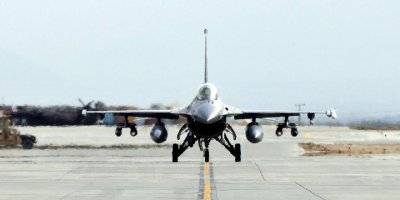 Senatoya DYAyê pêşnûmaya rawestandina frotina F-16 ya ji Tirkiyeyê re red kir
