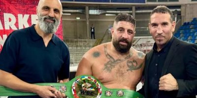 Boksorê Kurd bû qehremanê cîhanê