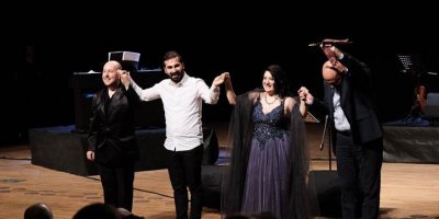 Soprano Pervîn Chakarê li Amedê konserek da