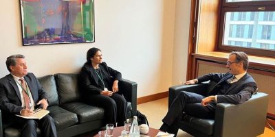 Îlham Ehmed bi berpirsê Wezareta Karên Derve ya Almanyayê re civiya