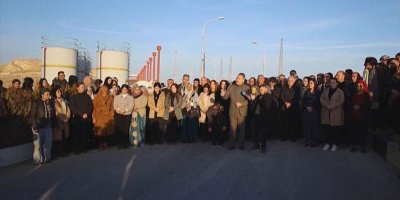 Xelkê li Bendava Tişrînê xwenîşandan kir: ‘13-14 êrişên asmanî hatin kirin’