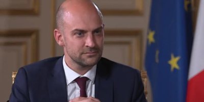 Daraza Fransayê ji bo serokê Sûriyê yê berê Beşar Esad biryara girtinê da