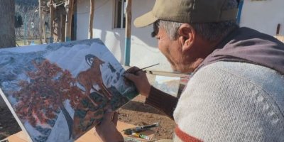 Wênesazê Dêrsimî tevî desttengiyê dest ji wênekêşiyê bernade