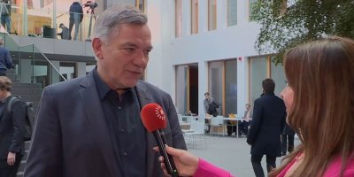 Jan Van Aken: Divê em Rêveberiya Demokratîk a Bakur Rojhilatê Sûriyeyê nas bikin