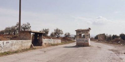 Komên çekdar ji Efrînê vedikişin: 'Xalên kontrolê neman'